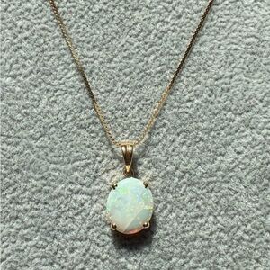 Vintage 14k Yellow Gold Fiery Opal Pendant Necklace